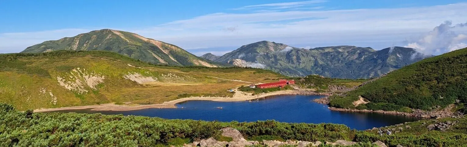 Hakuba Oike Sanso | A mountain hut by the lake in the sky and